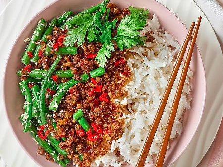 Лесна и бърза виетнамска рецептата за запържено свинско със зелен фасул - снимка на рецептата